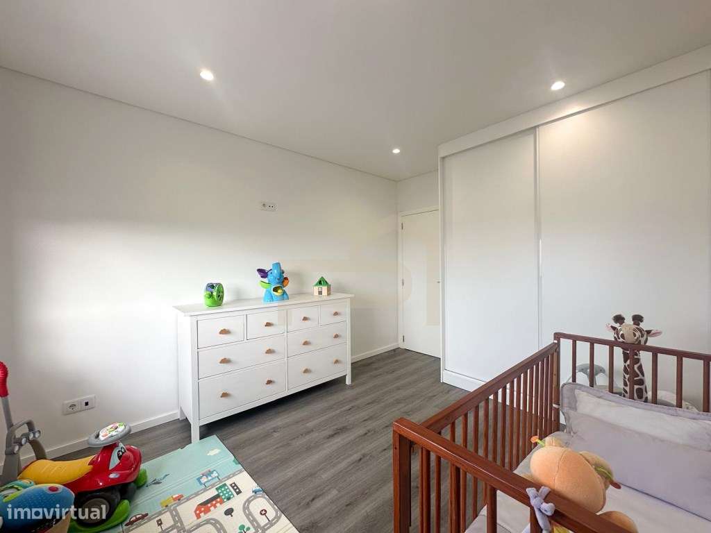 Vende-se T2+1 Renovado em Rio Tinto.-14