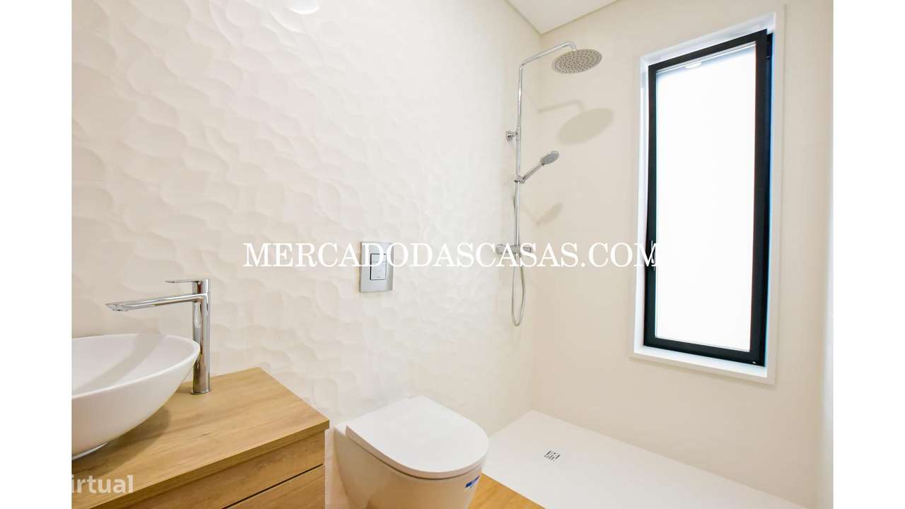 Moradia T3 Nova em S.M.Feira, junto ao castelo-32