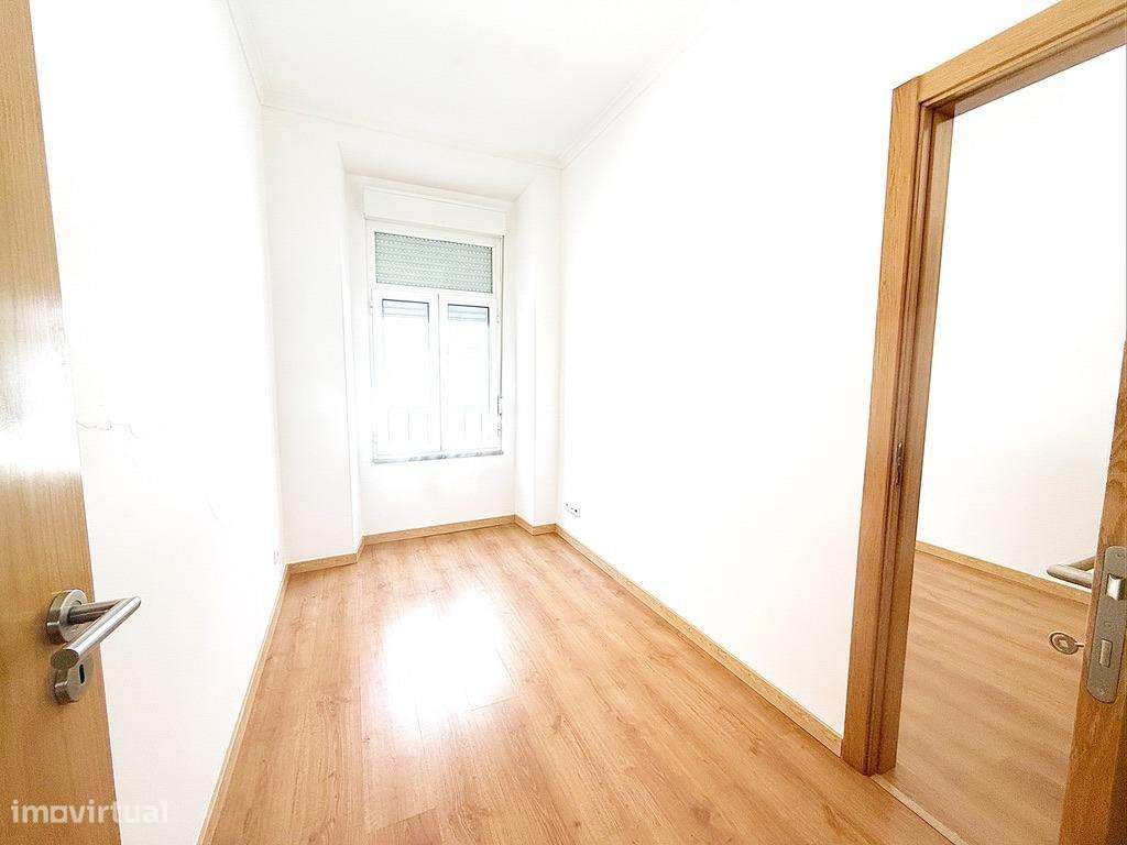 T2+1 pronto a habitar no centro de Lisboa!-12