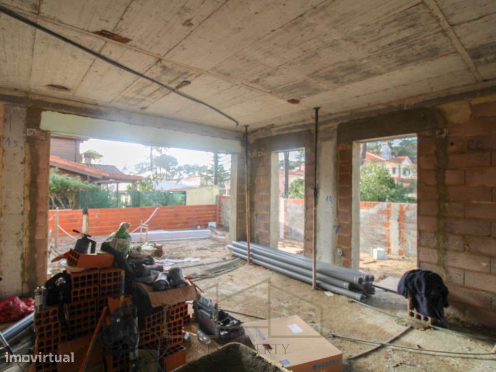 Moradia Isolada T4 com Piscina na Aroeira-27