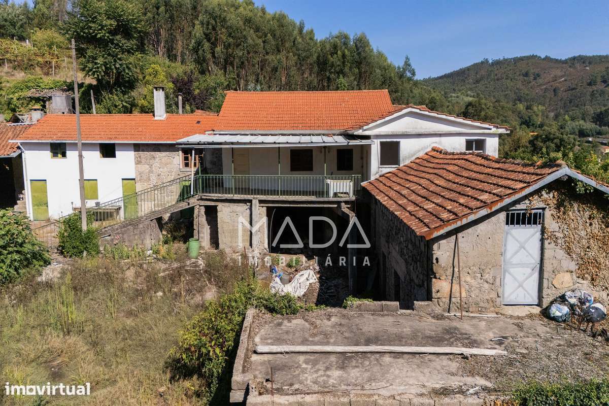 Moradia T3 c/1090m2 de terreno p/reabilitar em Guimarães - Grande imagem: 4/33