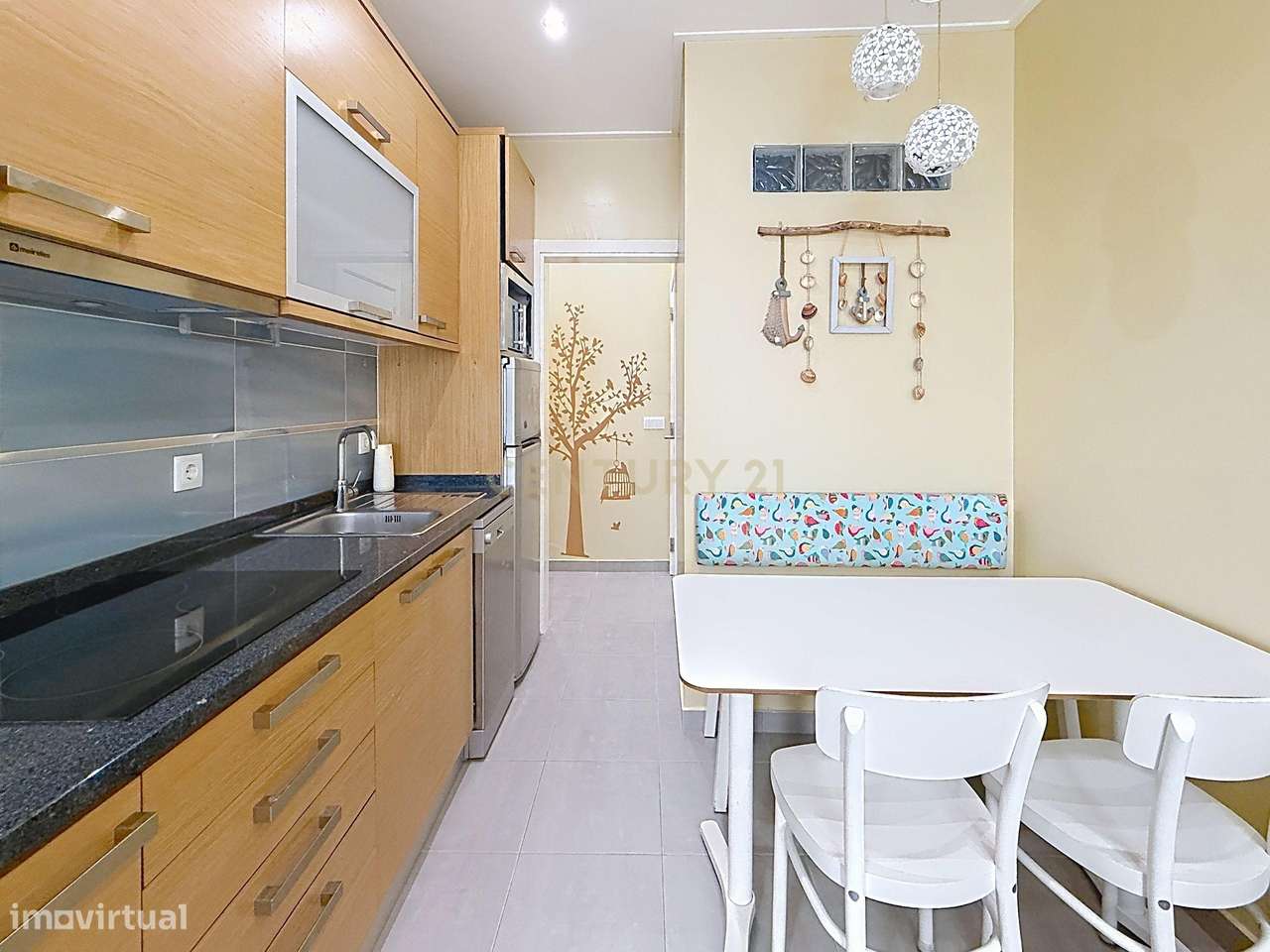 Apartamento T1 no Centro Histórico da Nazaré, a 150 Metros da Praia-6
