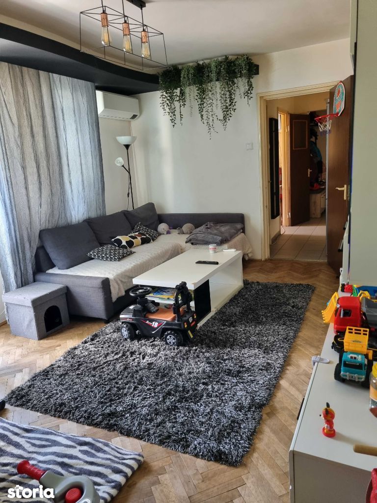 Apartament cu 3 camere - 70 mp in zona Titan | Postavarul