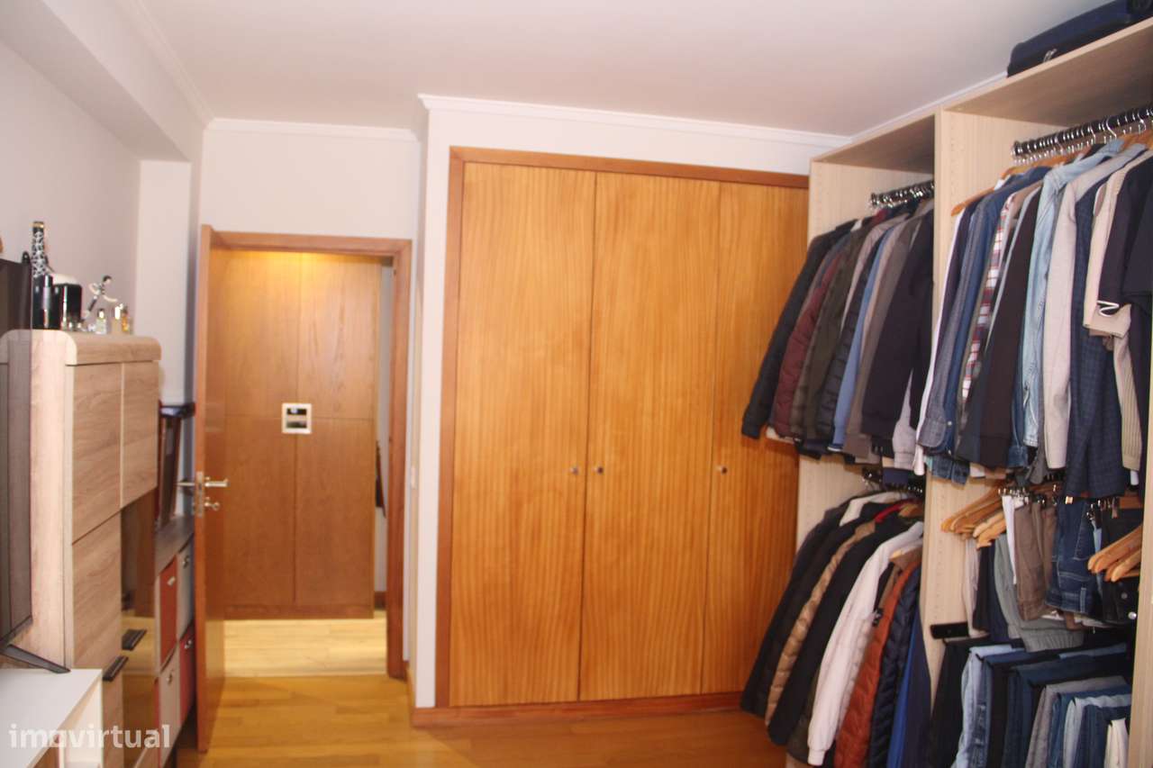 Apartamento T3 com 2 frentes na Maia-41