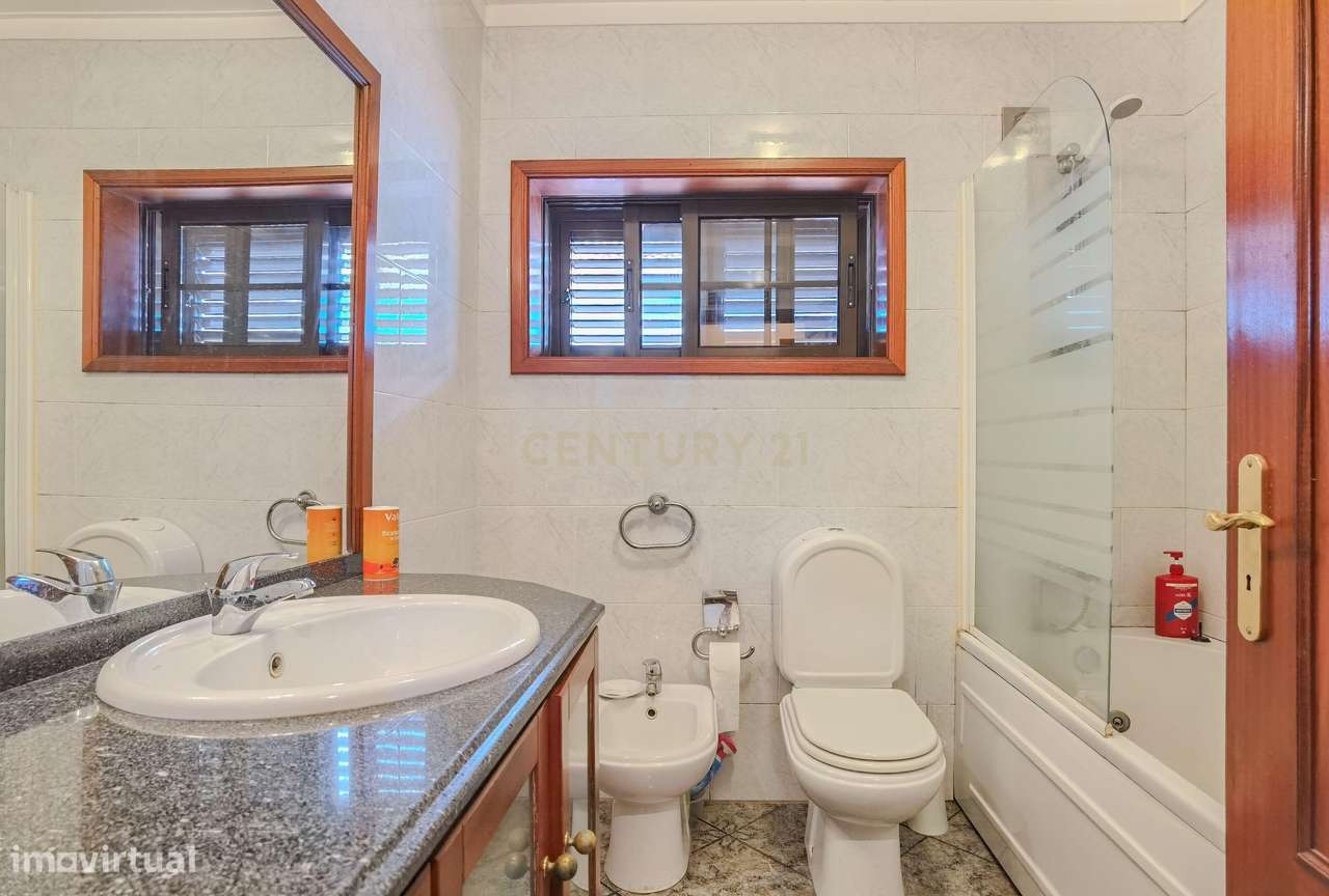 Moradia 4 frentes, T4 em Paiço, Lavra-21