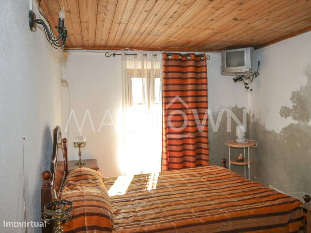 Viva no Centro Histórico numa Moradia Cheia de Caráter-15