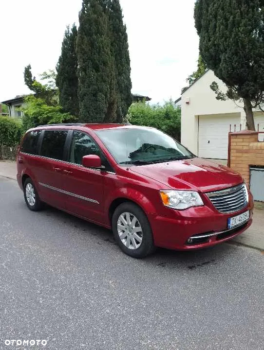 Chrysler Town & Country - 4