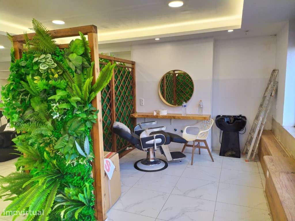 Cabeleireiro com 150m2 na Amadora - Estação-11