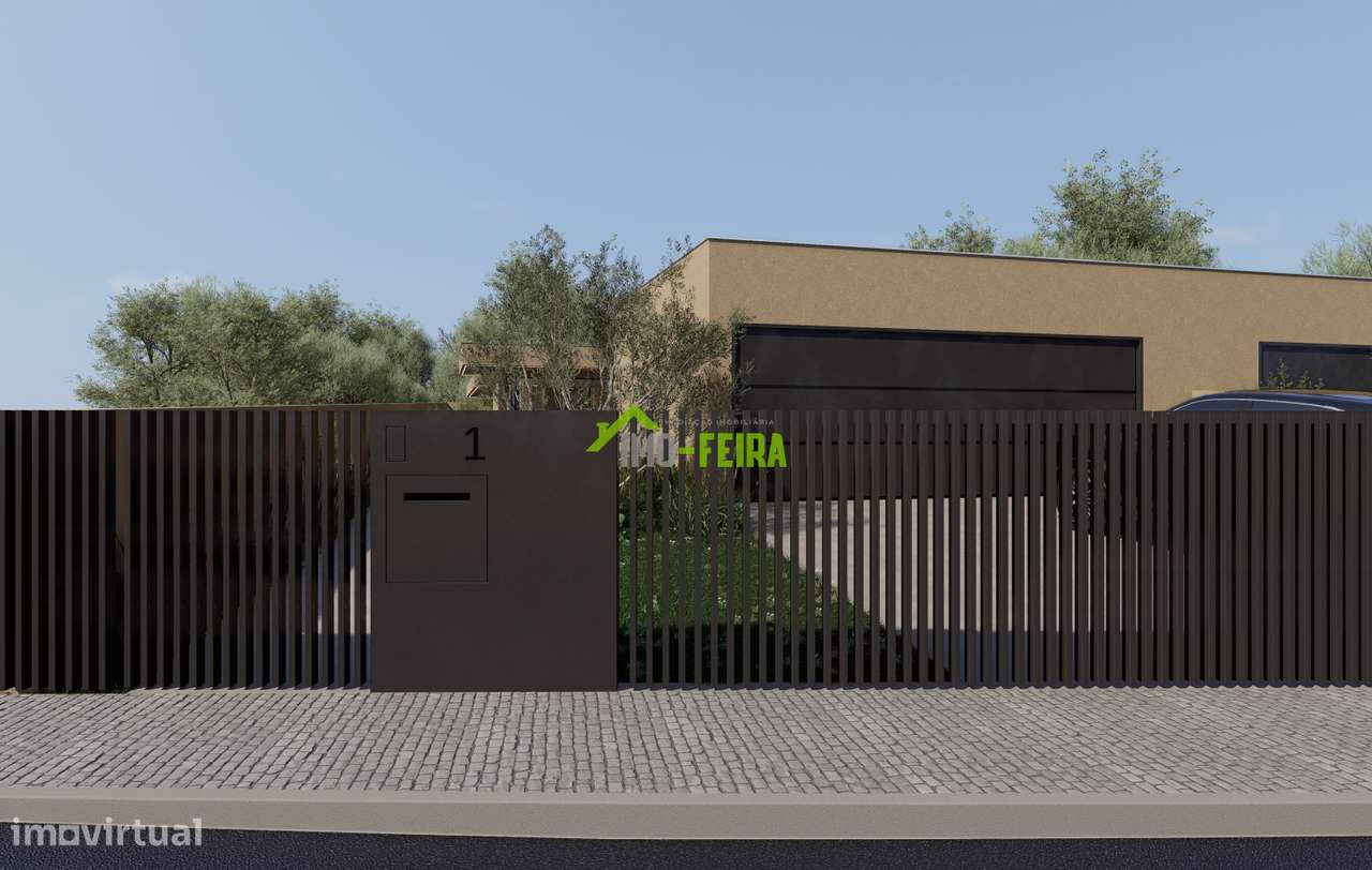 Moradia T3 com jardim e garagem em Fornos-13
