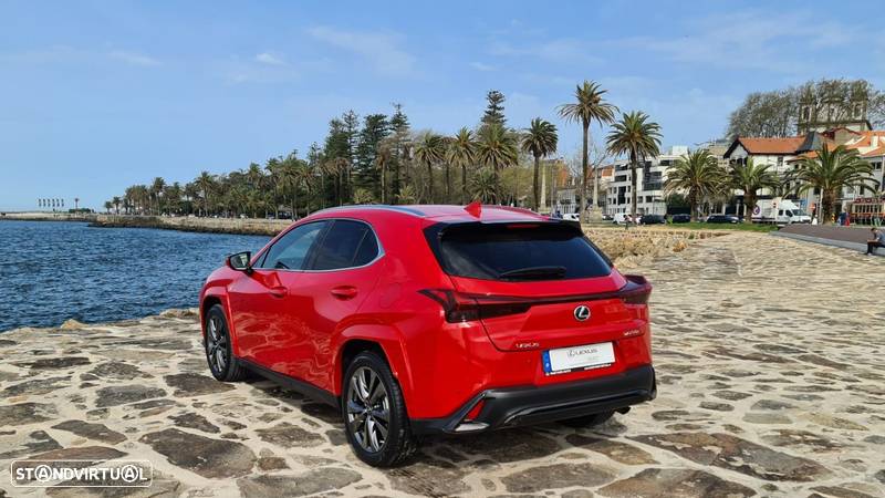 Lexus UX 250h F Sport - 4