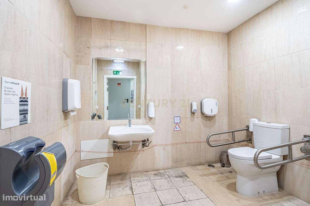 Edifício de escritórios moderno em Carnaxide, Oeiras-24