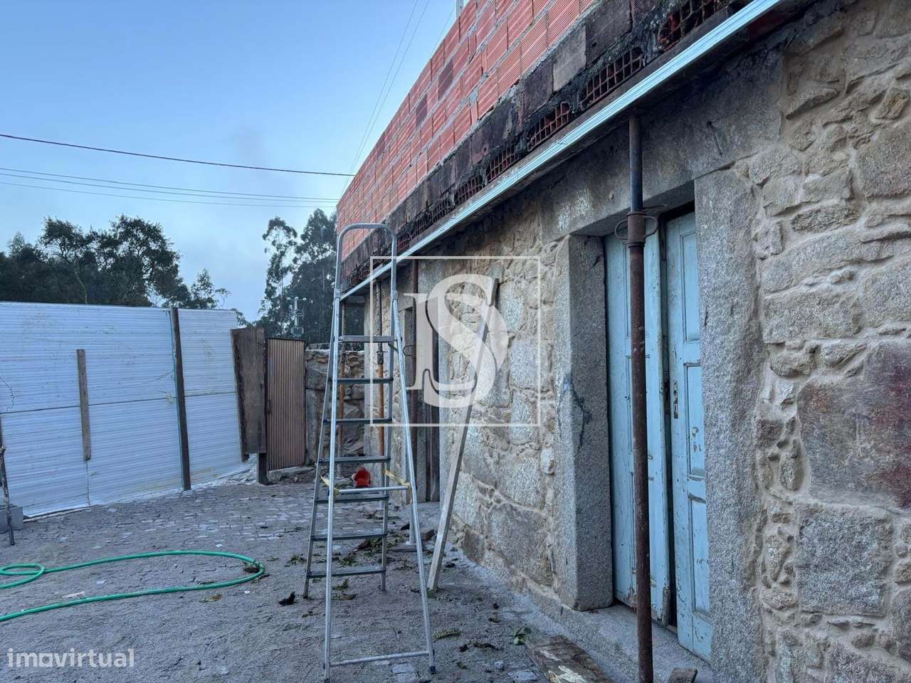 Elegância Atemporal: Moradia T3 térrea que Une o Clássico ao Moderno-33