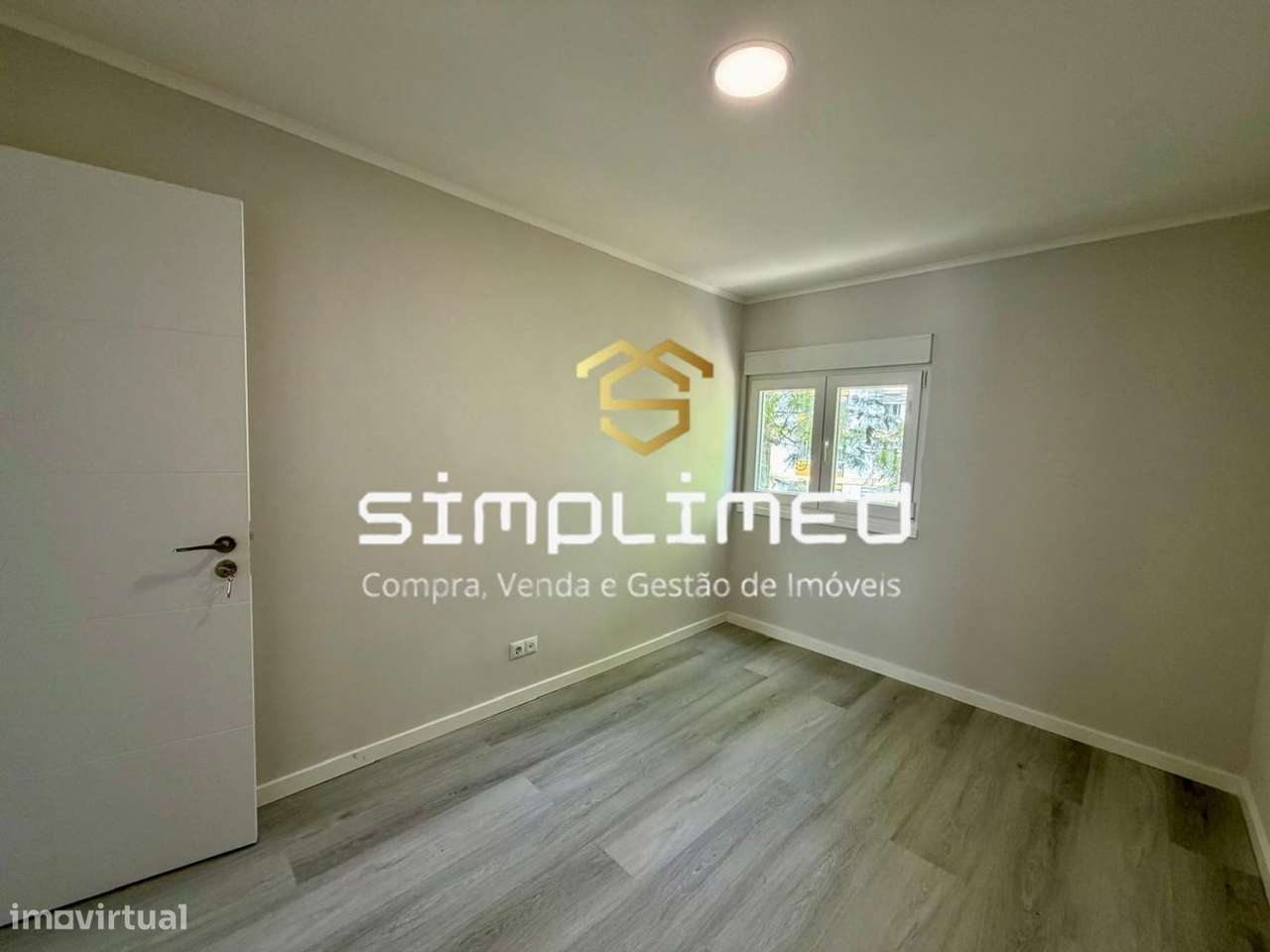 Apartamento T3 localizado no Laranjeiro-9