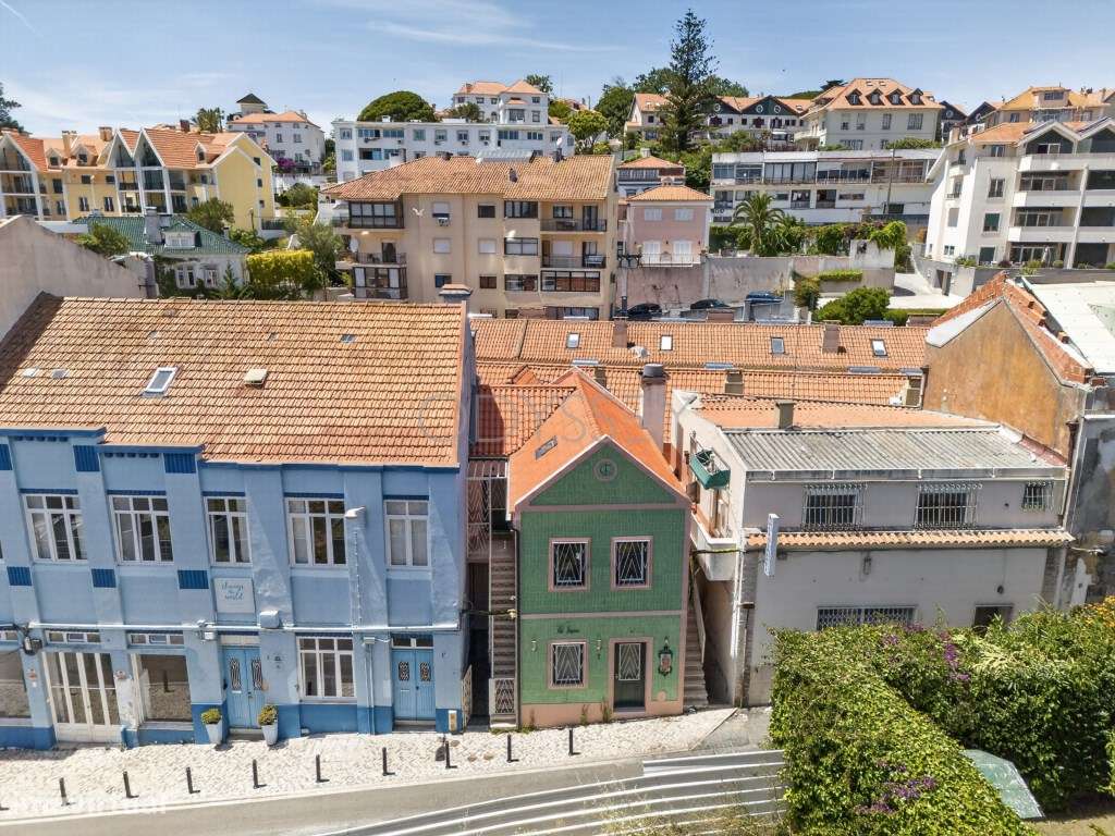 Edifício Residencial Renovado com Múltiplos Espaços Habitacionais I...-42