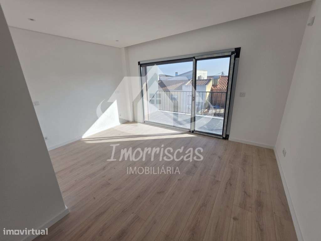 Moradia T3+1 na Portela de Azóia, em Santa Iria de Azóia-22