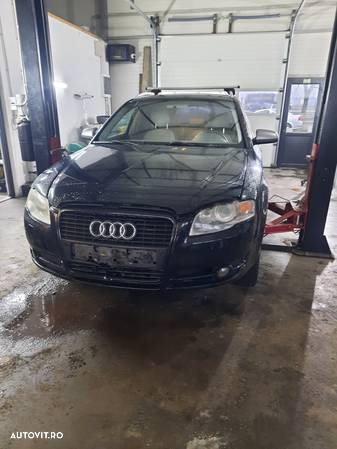 Dezmembrez Audi A4 B7 - 1