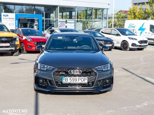 Audi RS4 - 3