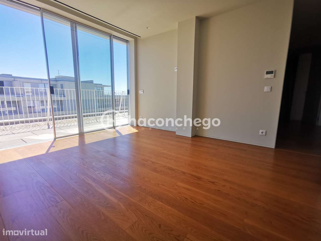 Penthouse T4 de Luxo em Barcelinhos – Totalmente Equipada com equipame-26