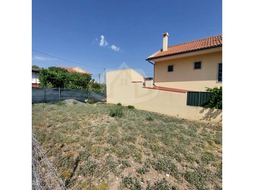 Terreno com 305 m² no Bairro dos Troviscais em São João da Talha - Grande imagem: 4/8