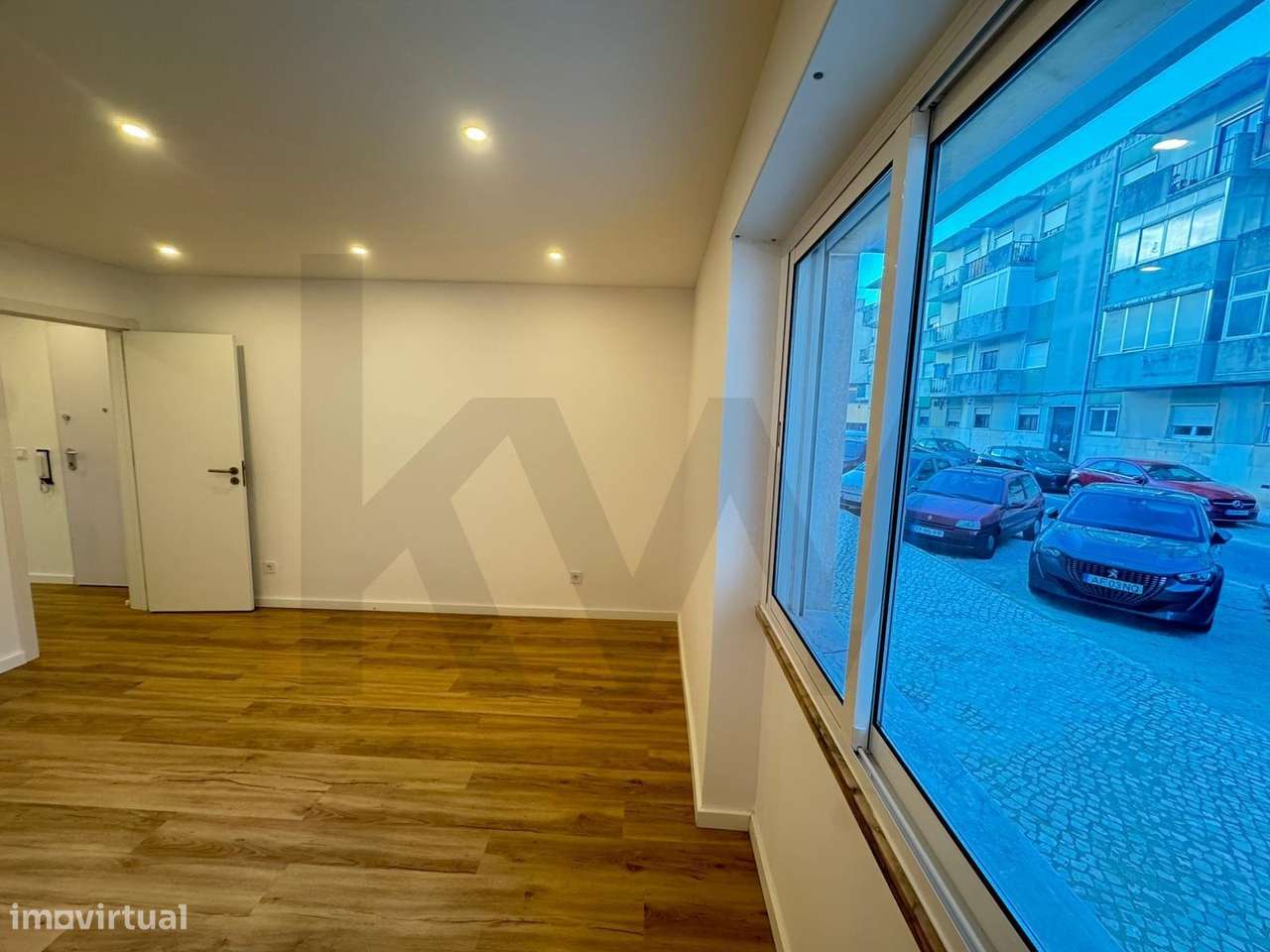 T2 com Pátio Privativo nas Mercês – O Seu Refúgio ao Ar Livre-17