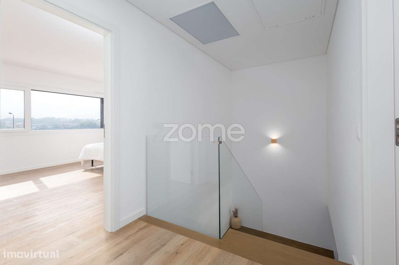 Moradia T3 com piscina na Sobreda-18