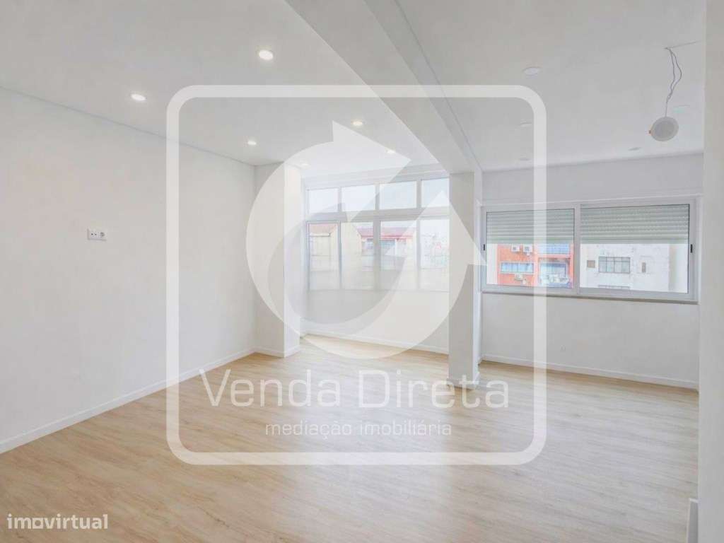 Apartamento T4 totalmente remodelado no Barreiro perto dos Barcos. - Grande imagem: 4/27