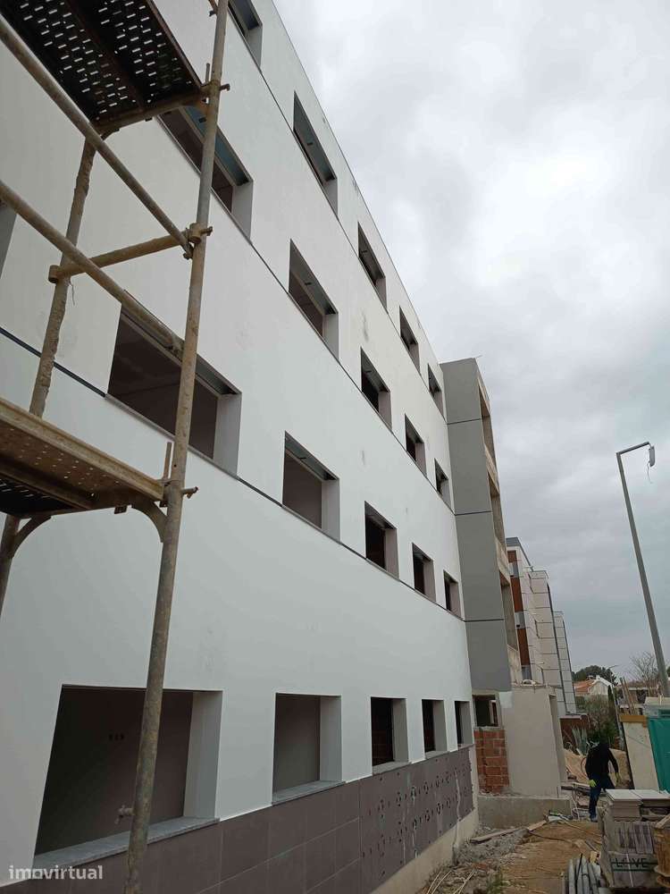 Apartamentos T2 e T3 Novos com Varanda e Garagem – Portimão-11