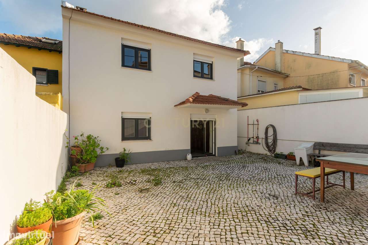 Moradia T3 de Charme no Bairro da Encarnação-1