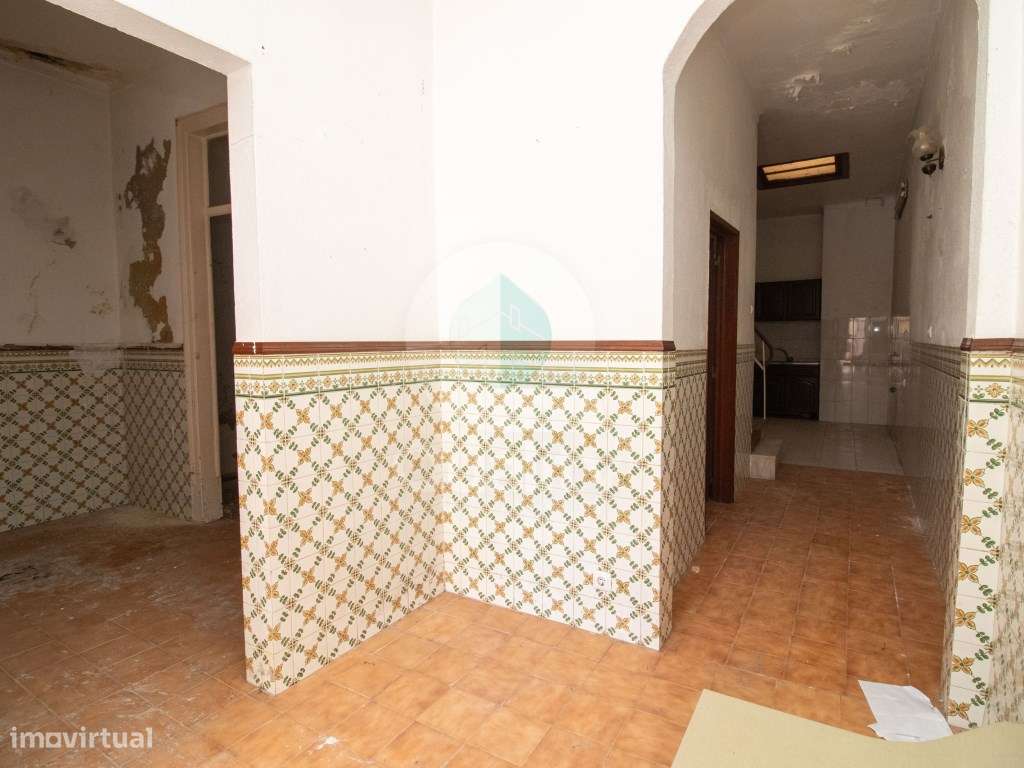 MORADIA T2 DUPLEX COM PROJECTO, NO CENTRO DO BARREIRO-14