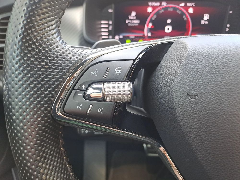 SKODA KODIAQ Sportline Park Asist Rolety 230V 1.5TSI 150KM DSG Salon PL ASO