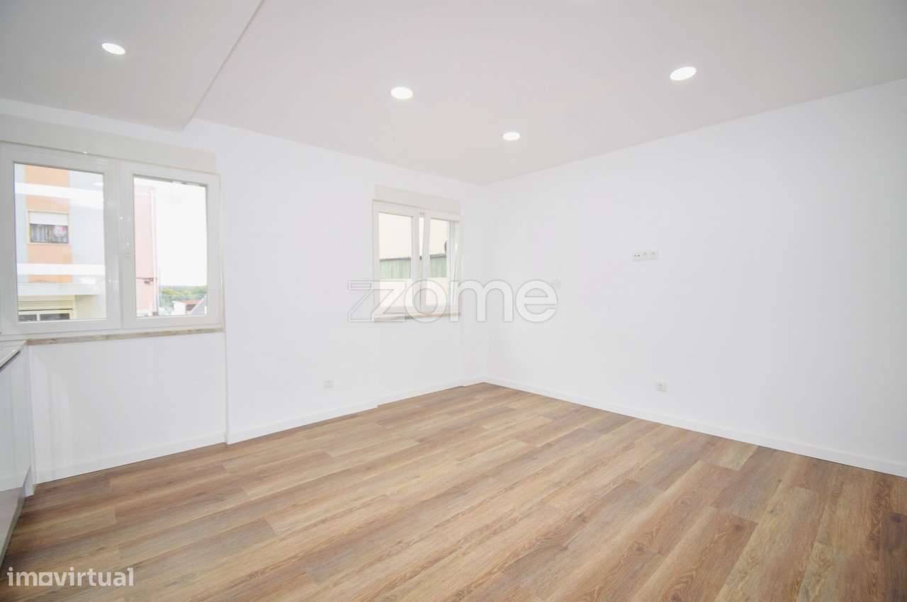 Apartamento T2 Totalmente Renovado em Paio Pires | Seixal - Grande imagem: 5/21