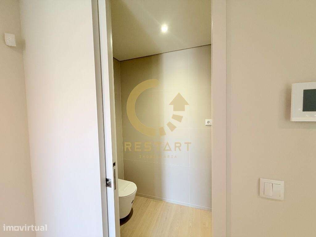 Moradia T3 com 3 suites e garagem para 2 carros - Grande imagem: 3/47