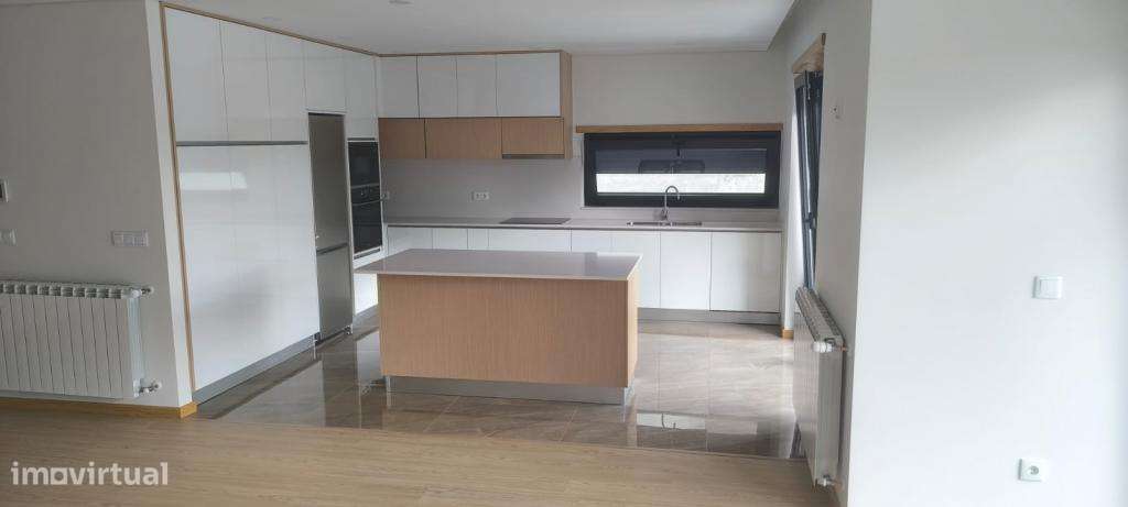 Moradia Nova Isolada à Venda na Guarda - Grande imagem: 2/16