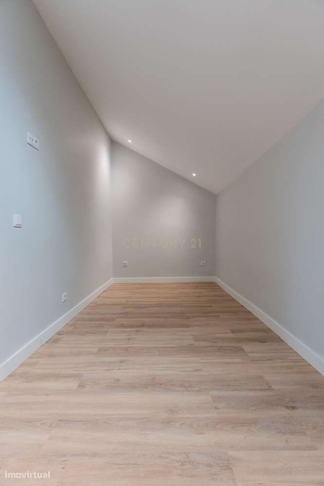 Prédio remodelado na Baixa de Setúbal – uma oportunidade única-53