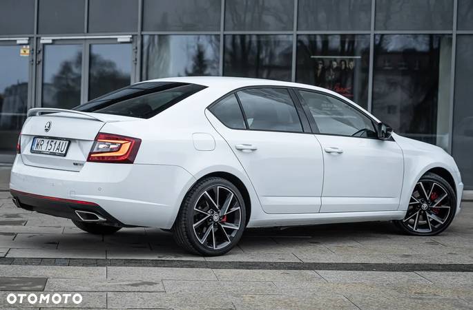 Skoda Octavia 2.0 TDI RS Challenge DSG - 14