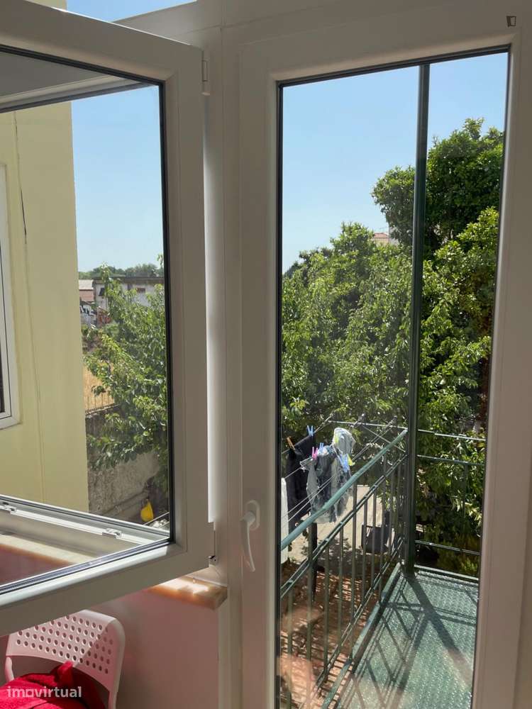 Quarto - localizado em Penha de França Lisbon - Grande imagem: 2/9