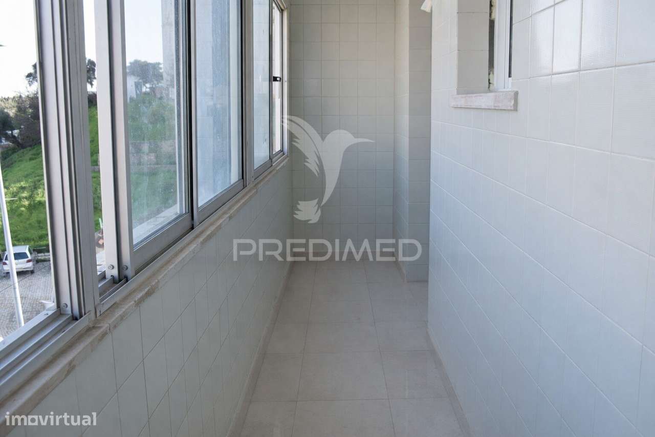 T3 REMODELADO NA BAÍA DO SEIXAL - Grande imagem: 5/8