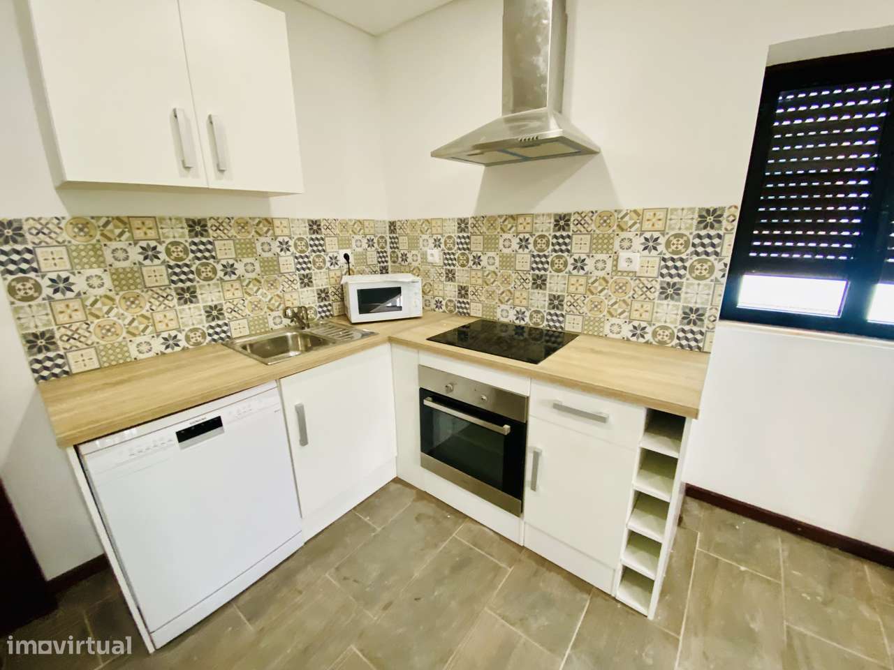 Arrenda-se T2 totalmente renovado - Grande imagem: 2/8