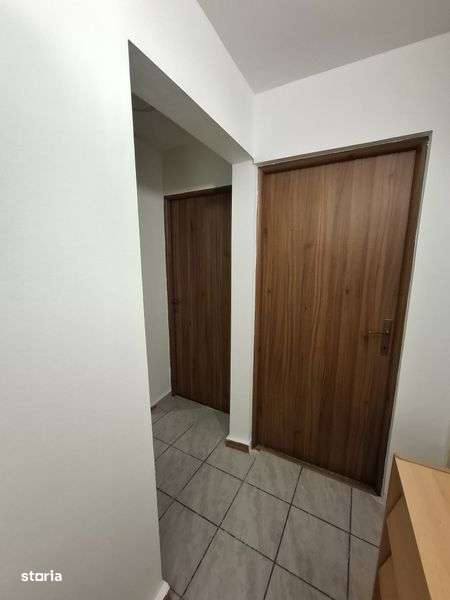 Vând Apartament cu 3 camere - Imagine principală: 5/8