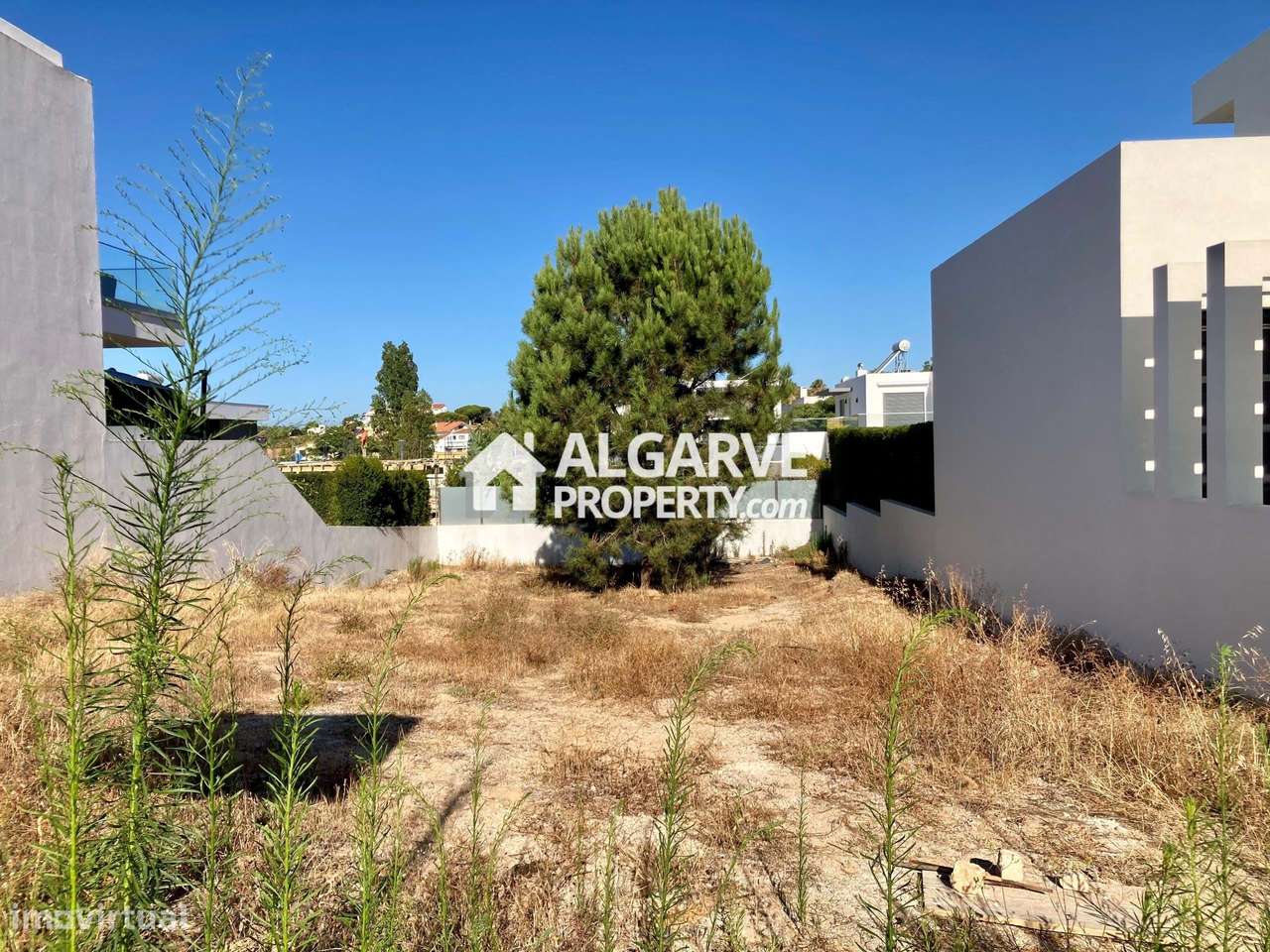 Quarteira - Lote com projeto para construção de moradia V4 estilo cont - Grande imagem: 2/11