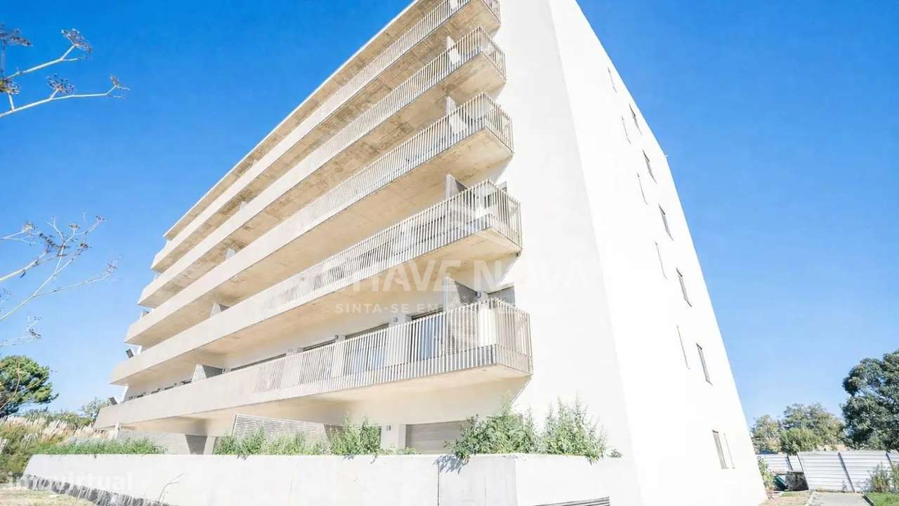 Apartamento T2 Novo, com Varanda e Lugar de Garagem, Canidelo-10