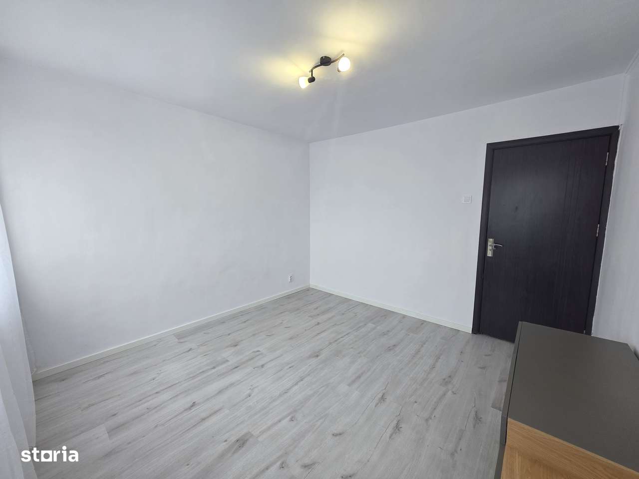 Vanzare apartament 2 camere Eroii Revolutiei, str. Vigoniei, cf.I, dec-10
