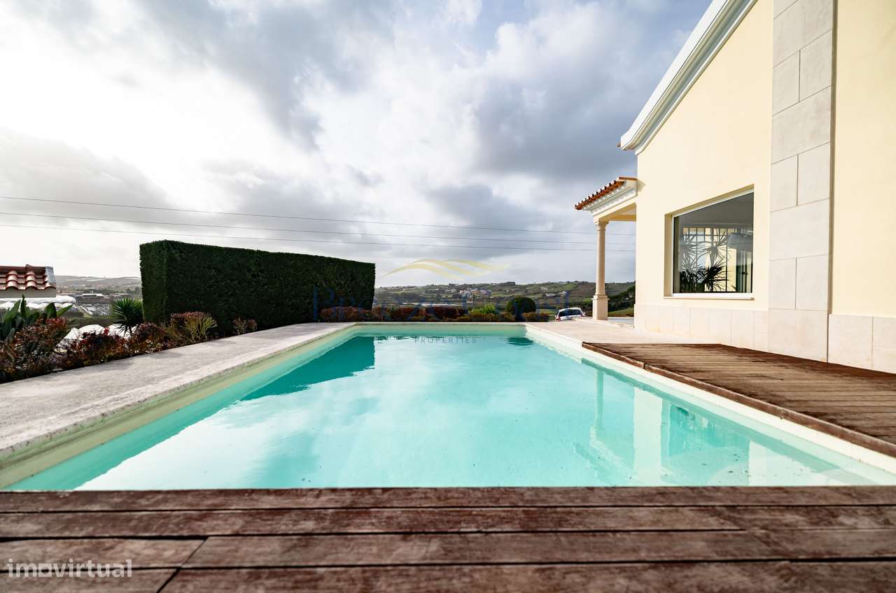 Moradia T2 com Piscina Privada e a 30m de Lisboa-7