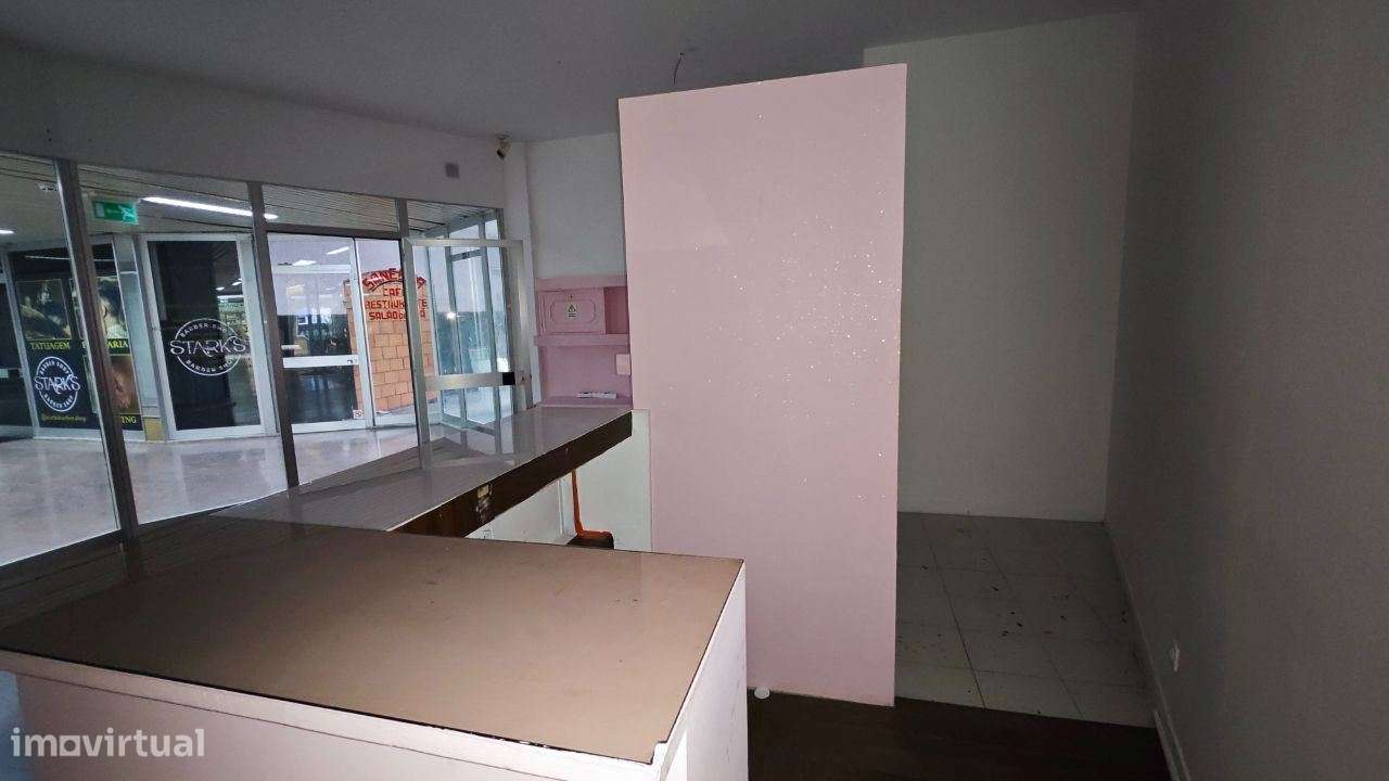 Loja c/27m2 - Centro Comercial  Marquês Sá da Bandeira - V.N.Gaia - Grande imagem: 4/12