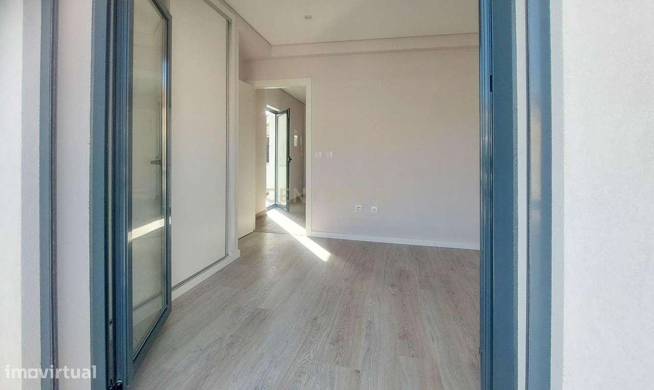 Moradia de 4 assoalhadas em construção - Possibilidade de escolher aca-8