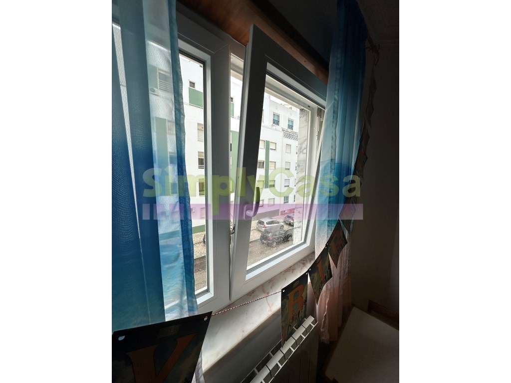 Excelente Apartamento T3 em Setúbal - Bairro Afonso Costa-17