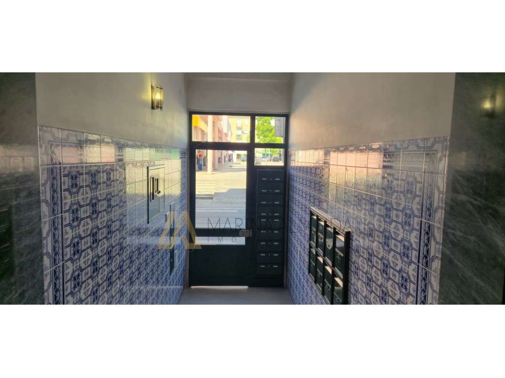 Apartamento t3 transformado em t2 com 2 varandas e arrecadação no c...-16
