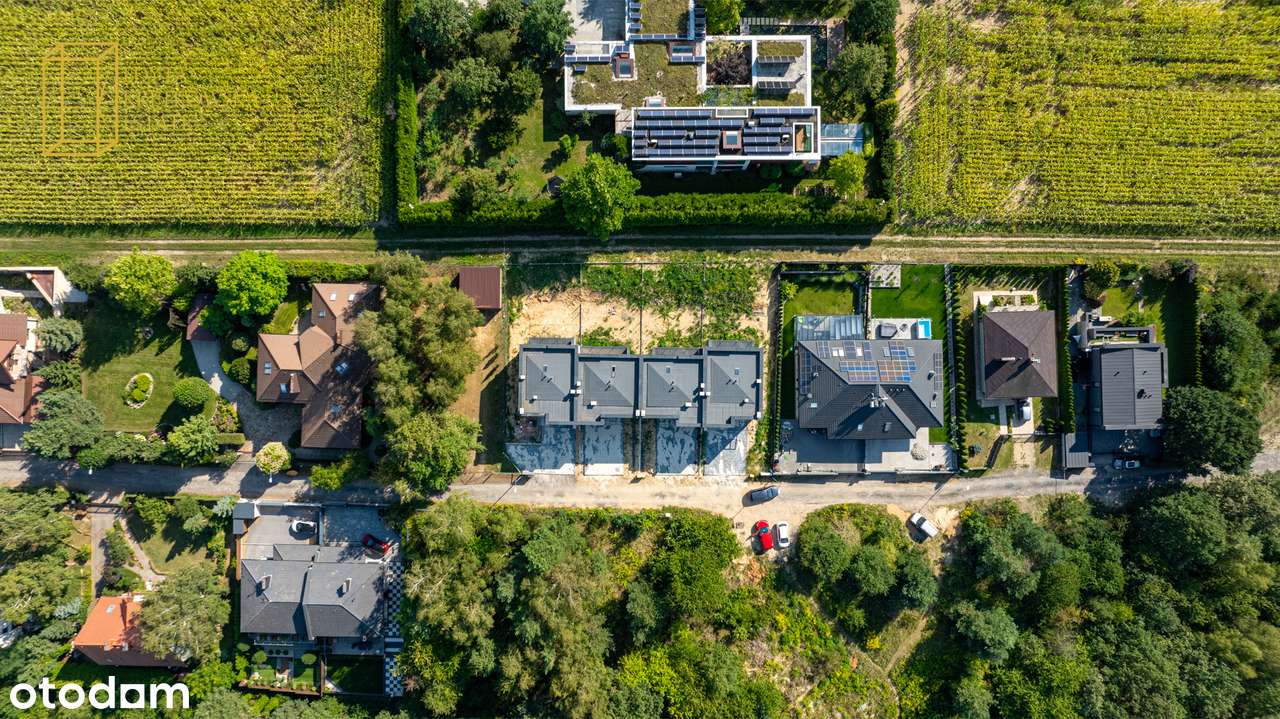 Domy na wzgórzu w zabudowie szeregowej-10