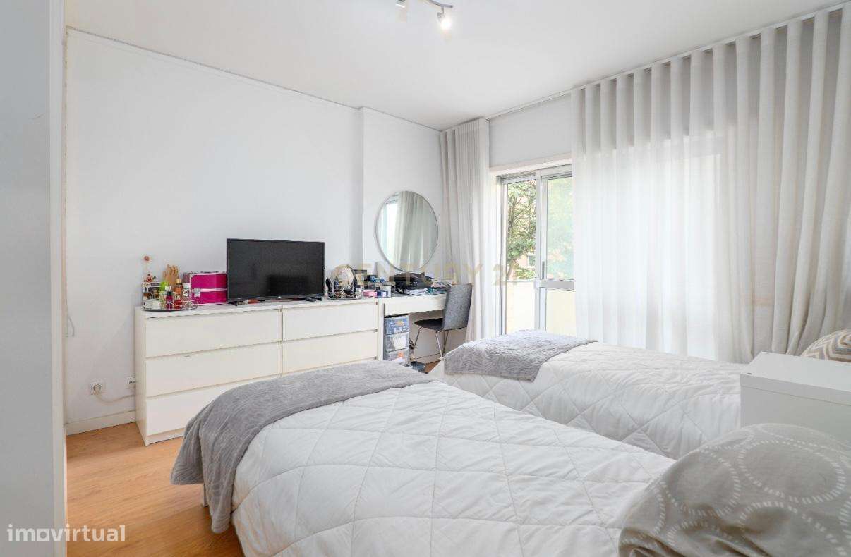 Apartamento T3 Renovado no coração de Matosinhos-18