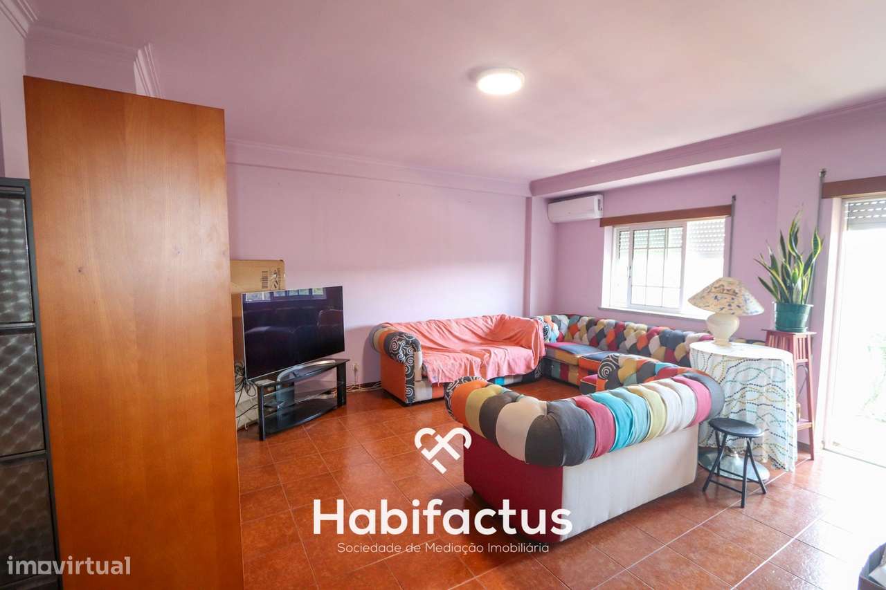 Apartamento T3+1 Duplex para  venda em Marzovelos.-0